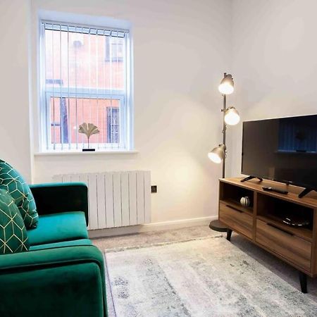 Modern & Stylish 1 Bedroom Apartment In Bolton Luaran gambar