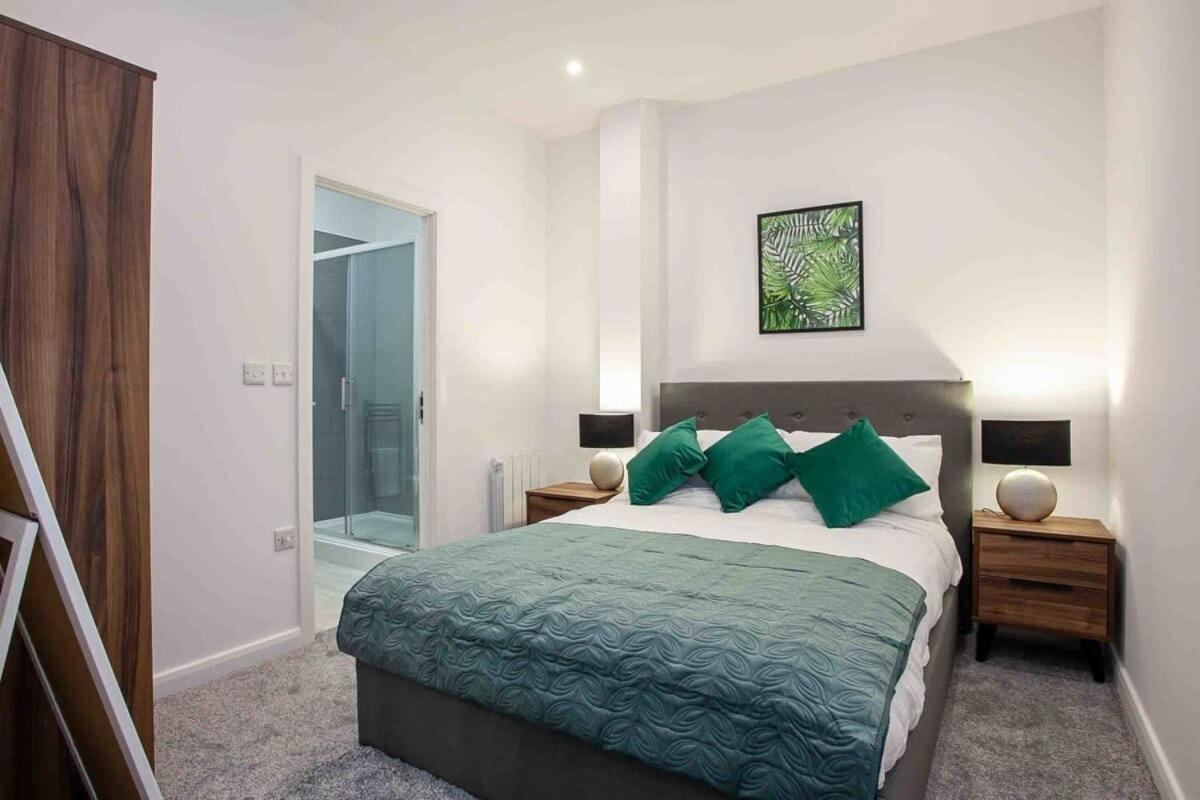 Modern & Stylish 1 Bedroom Apartment In Bolton Luaran gambar
